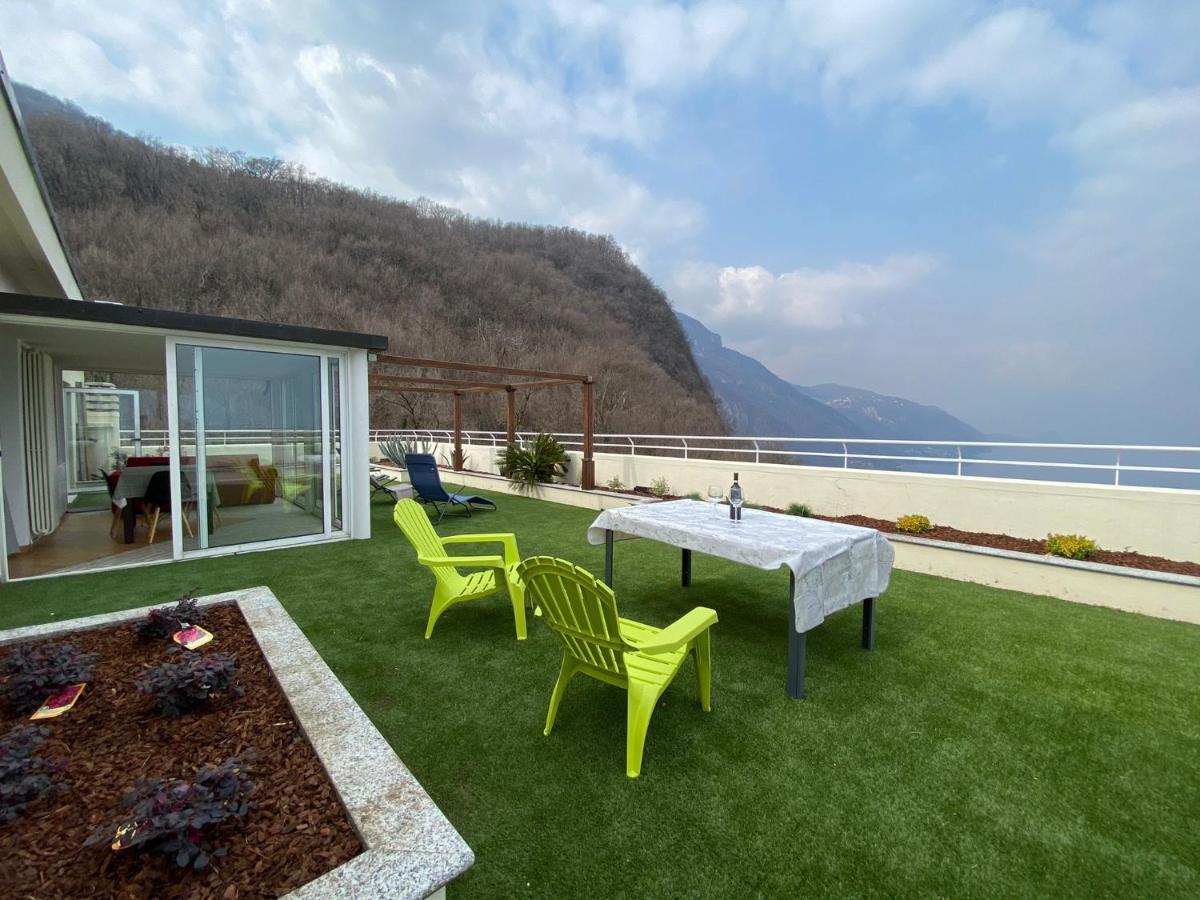 Attico With Big Terrace In Residence With Pool Valbrona Exteriör bild