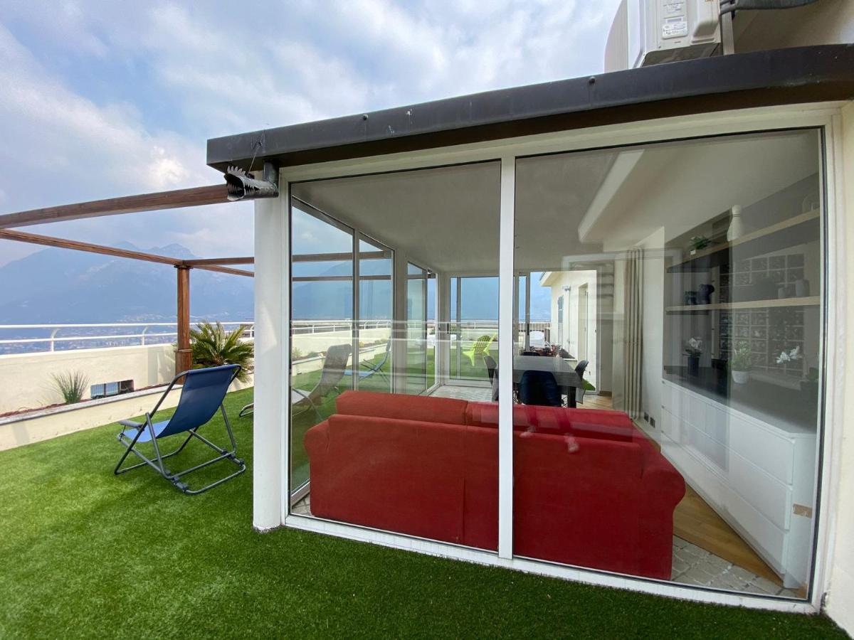 Attico With Big Terrace In Residence With Pool Valbrona Exteriör bild